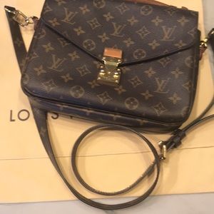 Louis Vuitton Monogram Pochette Metis